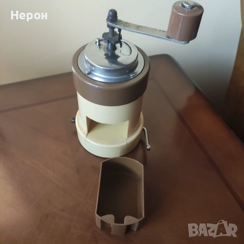 Мелница за кафе от соца, снимка 4 - Сервизи - 55273007