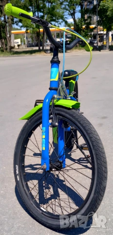 Продавам Детски велосипед DRAG Rush 20" – Синьо и Неоново Зелено (Отлично състояние), снимка 2 - Велосипеди - 54920000