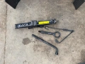 m8a2-19g381-be авариен комплект крик, ключ, кука от Land Rover Range Rover Velar (L560) 3.0 D , снимка 2