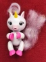 Интерактивна играчка Fingerlings, снимка 2