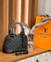 чанти Tommy Hilfiger Gucci Louis Vuitton , снимка 8