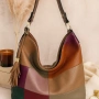 Дамска чанта хобо пачуърк естествена кожа с пискюл 31x31x15 см, снимка 1