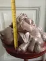 статуетка ламята със златната ябълка, снимка 2