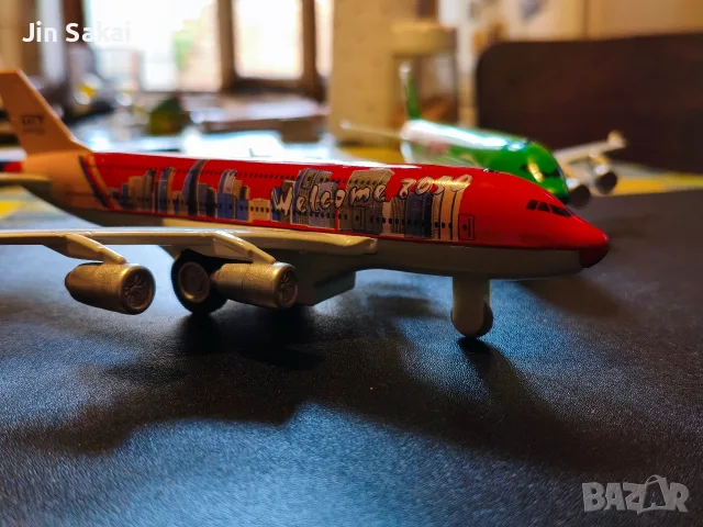 Модели на самолетчета Airbus A 380, снимка 10 - Влакчета, самолети, хеликоптери - 55316033