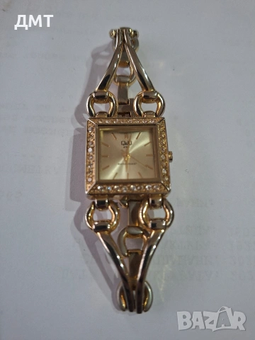 Дамски златист часовник QnQ Quartz 