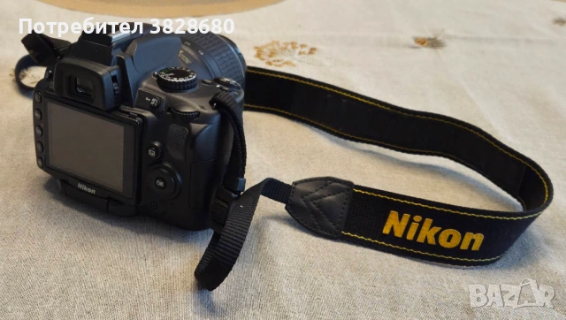 Фотоапарат Nikon D5000 digital SLR, в отлично състояние, снимка 2 - Фотоапарати - 54803522