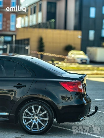 Suzuki Kizashi , снимка 10 - Автомобили и джипове - 55088981