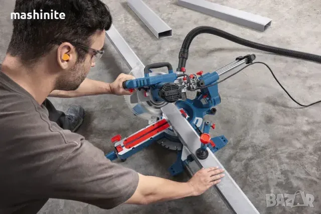Циркуляр герунг с изтегляне Bosch GCM 305-216 S , 1300 W, 216 мм, снимка 5 - Циркуляри - 55694699