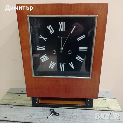 Рядък стенен механичен часовник Янтар (СССР) – работещ, с гонг и ключ