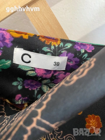 Сатенен топ, снимка 2 - Корсети, бюстиета, топове - 54315327