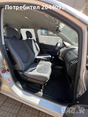 Регистрирана и обслужена Honda Jazz, снимка 8 - Автомобили и джипове - 54181251