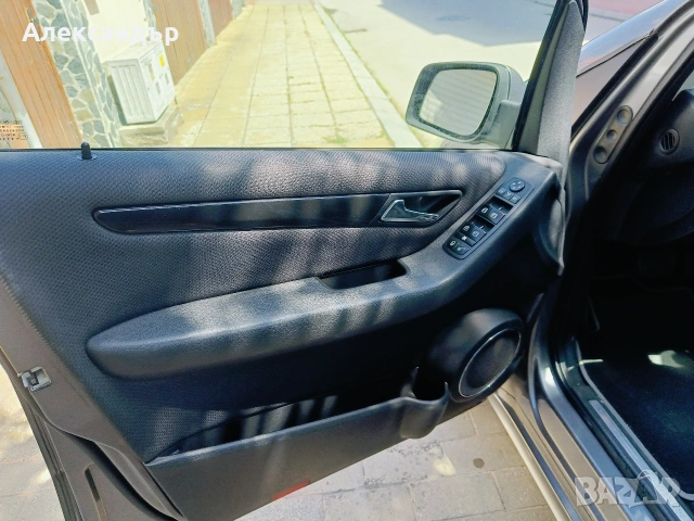 Мерцедес Бенц А 180i автоматик Special Edition 2010г. , снимка 9 - Автомобили и джипове - 55164137