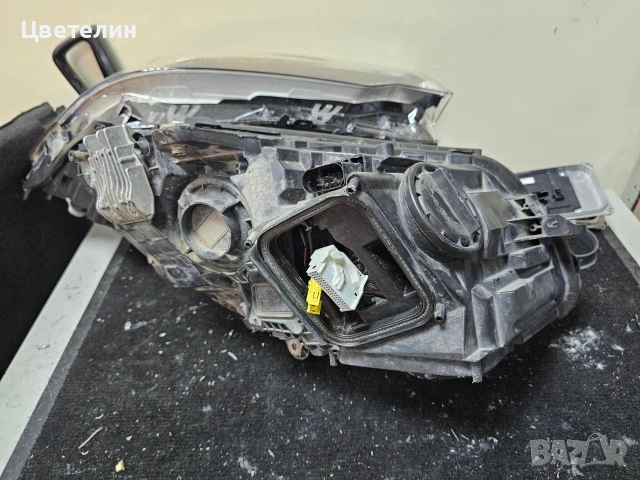 Ляв фар за Mercedes C класа W205 Multibeam USA, снимка 5 - Части - 55219194