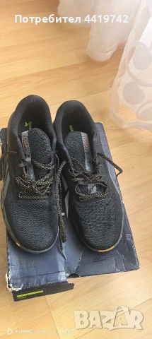 продавам оригинални мъжки маратонкаи Reebok 