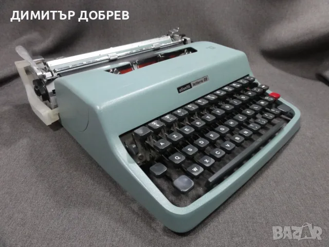СТАРА РЕТРО ПОРТАТИВНА ПИШЕЩА МАШИНА OLIVETTI LETTERA 32 ITALY AZERTY, снимка 4 - Антикварни и старинни предмети - 55423254
