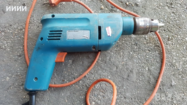 Биеща дрелка бормашина BLACK AND DECKER , снимка 2 - Бормашини - 54388629