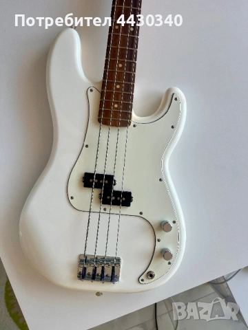 Fender Precision Bass , снимка 3 - Китари - 54104571