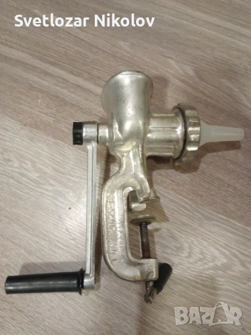 Руска машинка за мелене месо