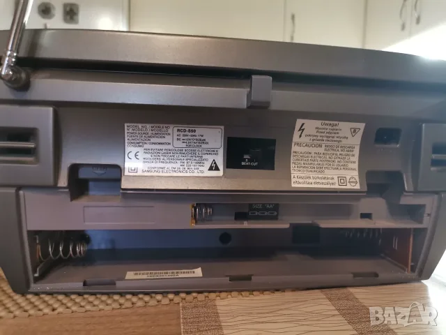 Радиокасетофон Samsung RCD-S50 (За ремонт на CD / За части), снимка 5 - Радиокасетофони, транзистори - 55503865