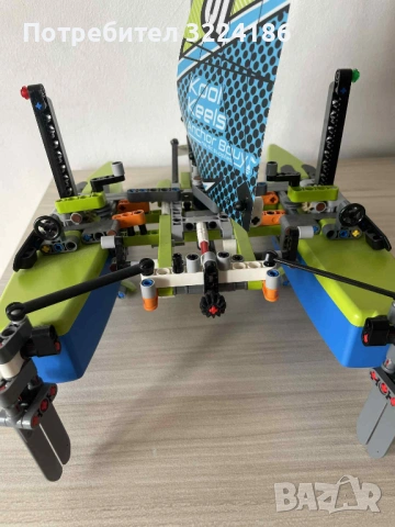 LEGO Technic Catamaran (Катамаран Лего) 42105, снимка 2 - Други ценни предмети - 54889937