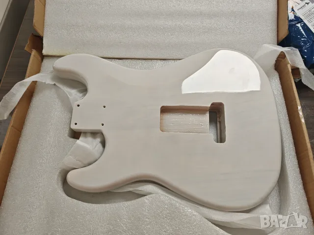 Ново тяло за електрическа китара Stratocaster HSH – масивно дърво, бяло