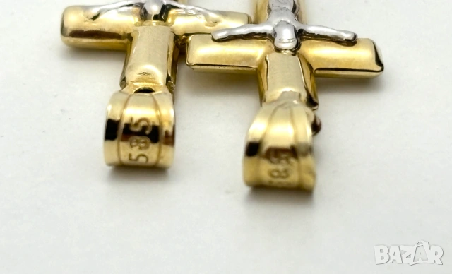 2 броя еднакви! Златни Кръстчета - 1,20 грама/двете/, 14К (проба 585), снимка 5 - Колиета, медальони, синджири - 54055360