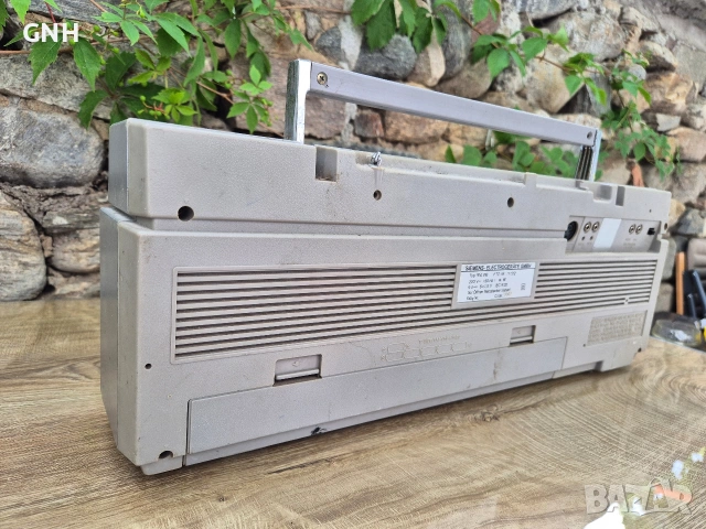 Радиокасетофон Siemens RM818, снимка 6 - Радиокасетофони, транзистори - 55190882