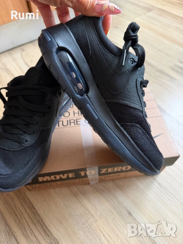 Оригинални нови маратонки NIKE AIR MAX MOTIF! 35,5 н, снимка 7 - Маратонки - 54782326