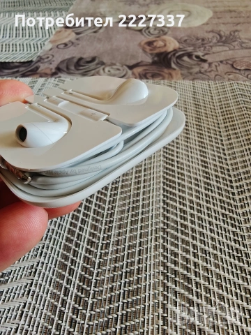 Оригинални слушалки Apple EarPods (Lightning) – чисто нови, от комплект на iPhone 12, снимка 6 - Слушалки, hands-free - 55106199