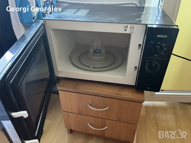 Микровълнова фурна Bosch, снимка 2 - Микровълнови - 55420773