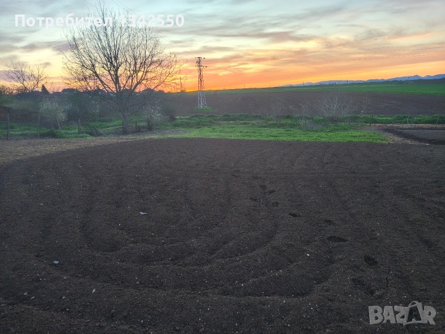 Продавам част от двор 1 дка