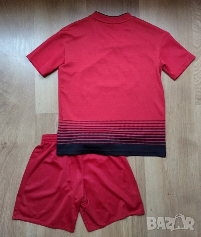 Manchester United / Adidas - детски футболен екип на Манчестър Юнайтед, снимка 2 - Детски тениски и потници - 54489831