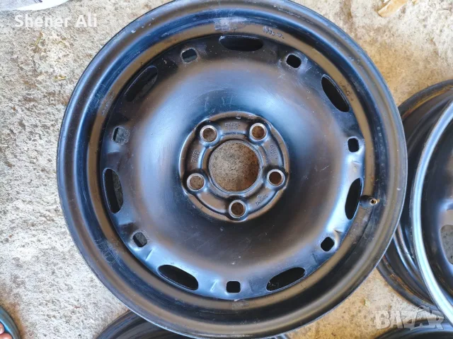 Оригинални VW стоманени джанти 14" 5x100 ET35 + тасове Sparco, снимка 8 - Аксесоари и консумативи - 55501193