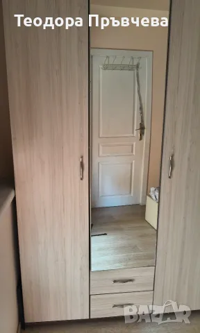 Трикрилен гардероб, снимка 4 - Гардероби - 55347396