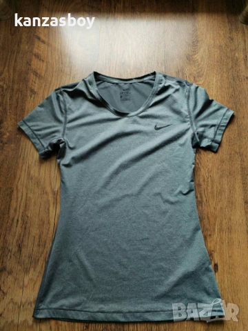 NIKE pro - страхотна дамска тениска M КАТО НОВА, снимка 6 - Тениски - 54189335