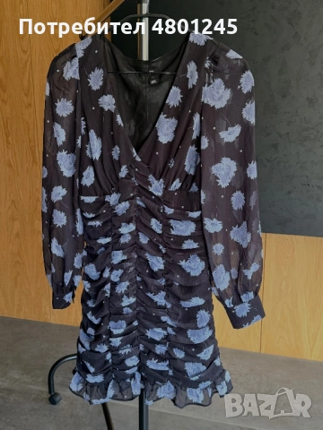 Стилна флорална рокля River Island с набрани детайли