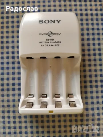 зарядно за батерии SONY, снимка 2 - Батерии, зарядни - 55479293