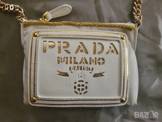 PRADA оригинална малка чантичка, снимка 4 - Чанти - 54498785