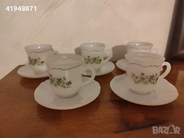 Сервиз за кафе френски аркопал "Виолетки", снимка 8 - Чаши - 55269036
