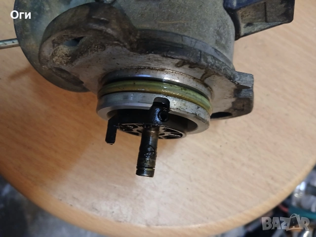 Делко за Фолксваген Голф 2 и Джета 1.3 030 905 205 A 8 0 237 021 043, снимка 2 - Части - 54041841