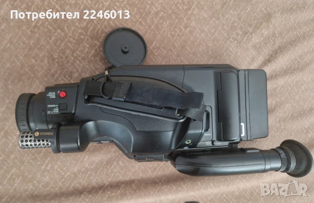 Ретро видеокамера Sony Handycam CCD-F550E.Комплект -батерия+зарядно/чисто нови/, снимка 4 - Камери - 55088454