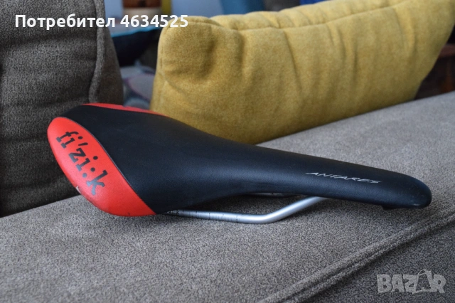 Седалка Fizik Antares Червена