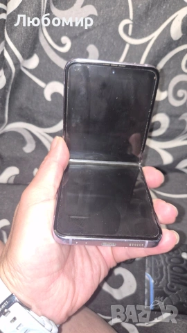 Samsung z flip 4 за части, снимка 2 - Резервни части за телефони - 54824056