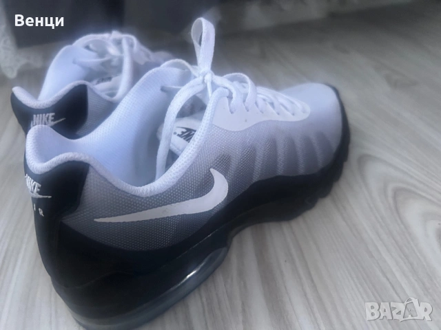 Nike Air Max Invigor, снимка 3 - Спортни обувки - 54904488
