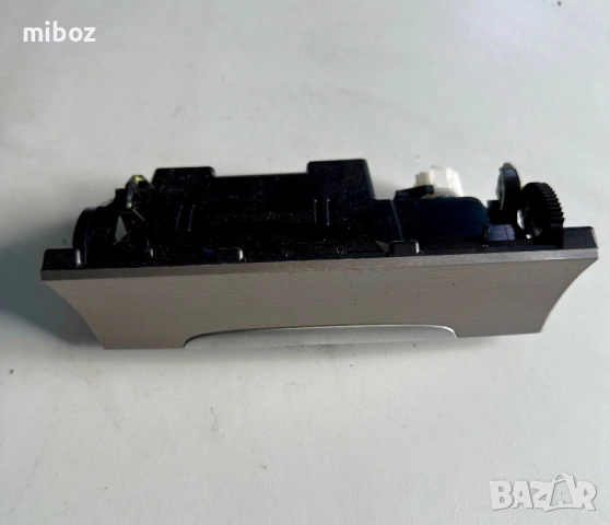 Пепелник VW Passat B6, снимка 2 - Части - 54400542