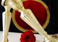 Бронзов свещник,красив релеф,400 гр. , снимка 4