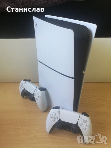 Playstation 5 + абонамент и 5 игри
