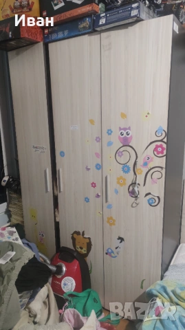 Продавам трикрилен гардероб - втора употреба, снимка 3 - Гардероби - 54755387