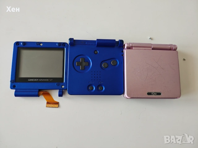 2 панела и един екран за Game Boy Advance SP