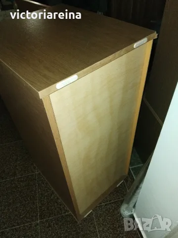 Запазено шкафче от ПДЧ (Орех), снимка 4 - Скринове - 55606508